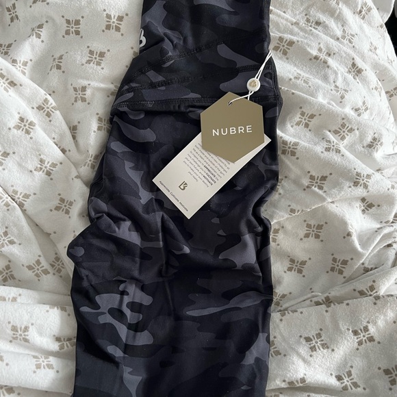 Off The Grid Buffbunny Black Camo - Picture 2 of 3